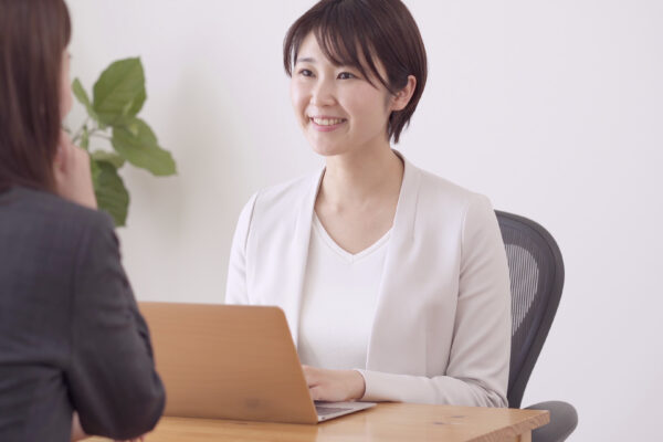 アジュールコンサルティング株式会社｜商業施設の面談