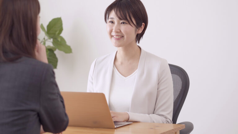 アジュールコンサルティング株式会社｜商業施設の面談