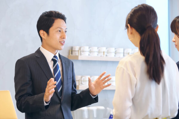 アジュールコンサルティング株式会社｜商業施設の臨時店指導